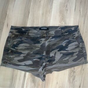 Express Women's Camo Cargo Shorts
